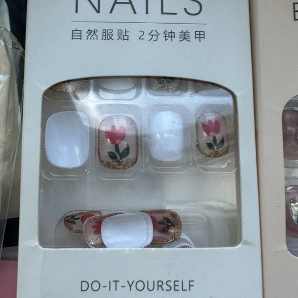 nails - Picture 9 of 13